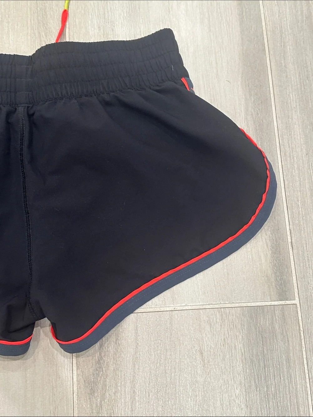 Under Armour XS Semi-Fitted Lined Black Women's Athletic Shorts with Neon Trim - Picture 6 of 6